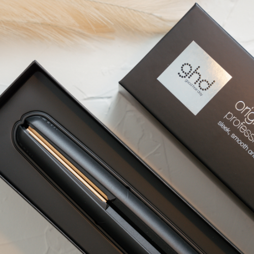 GHD PLATINUM+ HAIR STRAIGHTENER IN BLACK