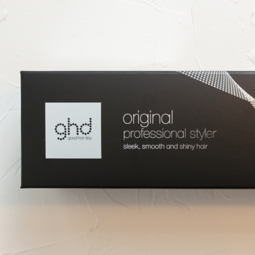 GHD PLATINUM+ HAIR STRAIGHTENER IN BLACK